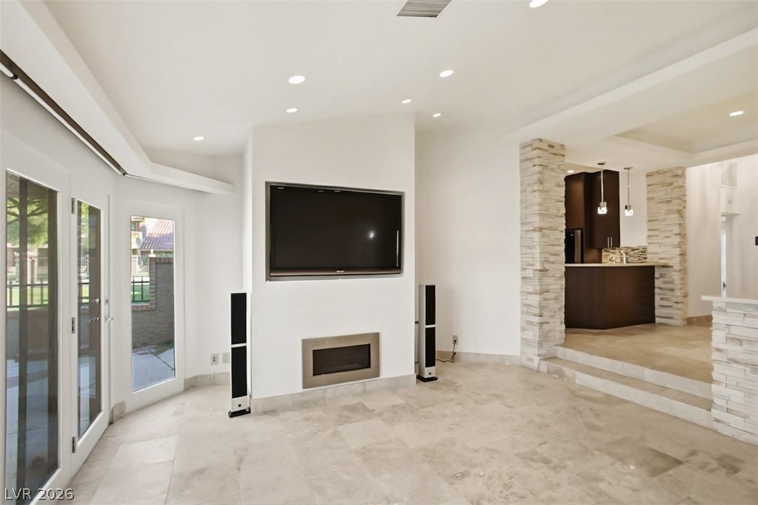 7146 Mission Hills Drive Property Photo 21