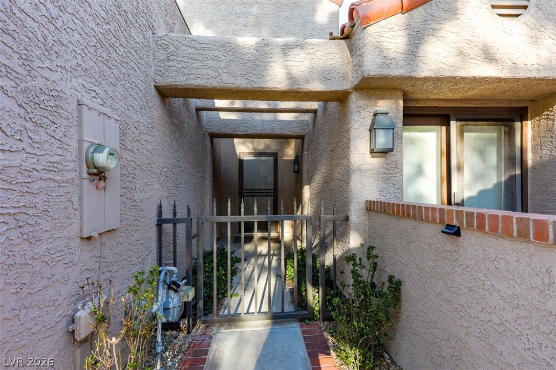 7146 Mission Hills Drive Property Photo 37