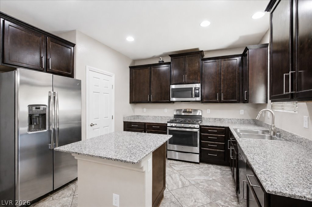 8059 Mosaic Sunrise Lane Property Photo 4