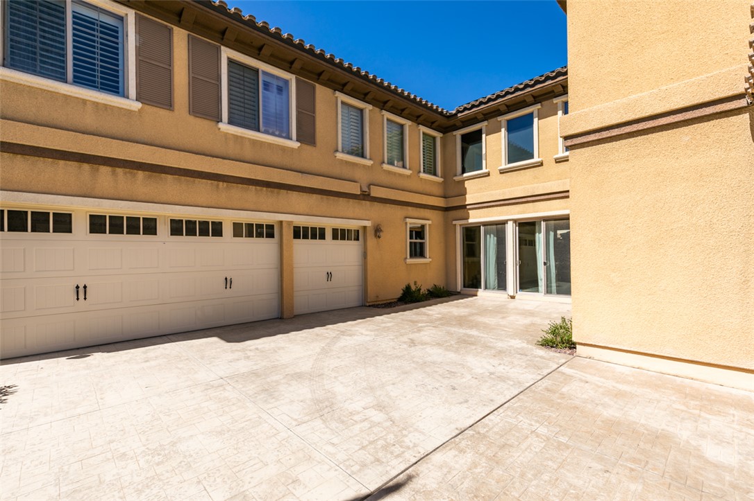 2713 Cyrano Street Property Photo 3