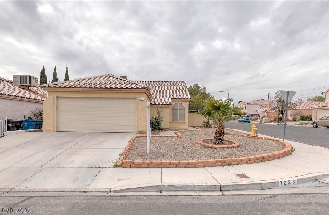 7225 Scenic Hills Drive Property Photo 2