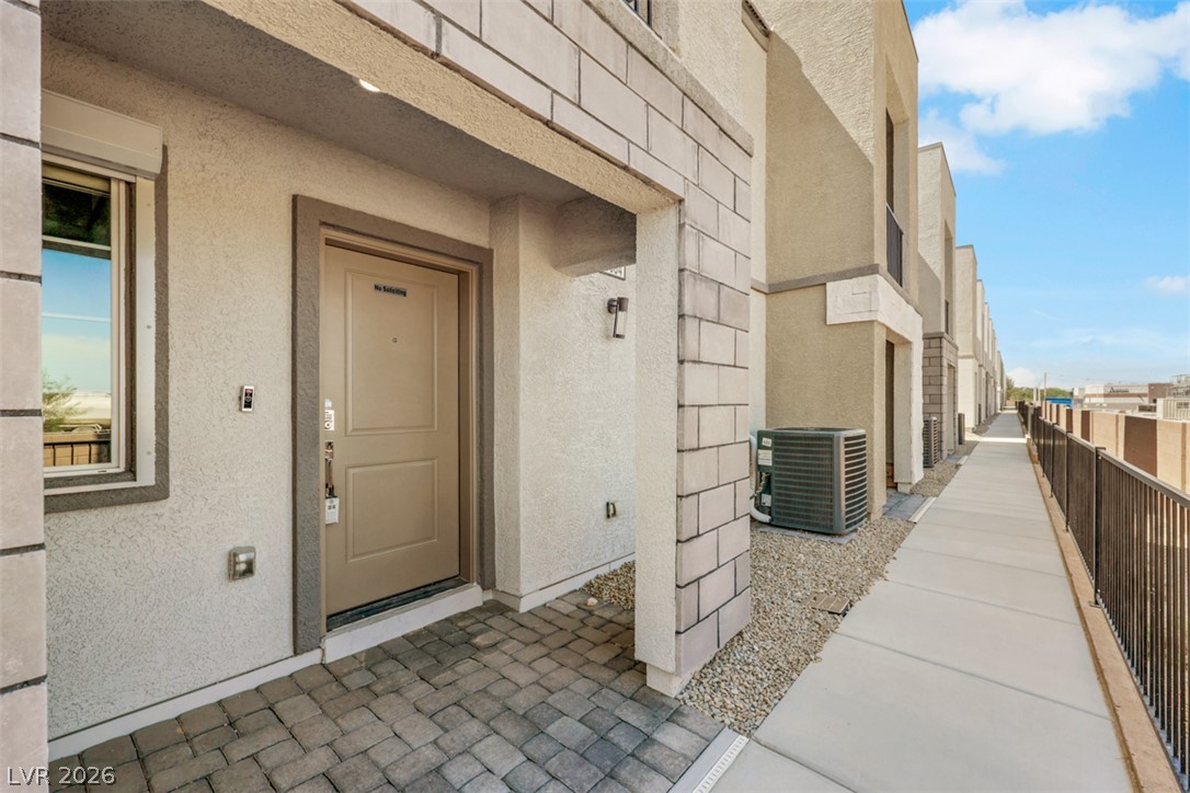 5684 Beguiling Falls Street Property Photo 1