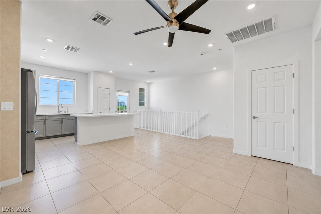 5684 Beguiling Falls Street Property Photo 4