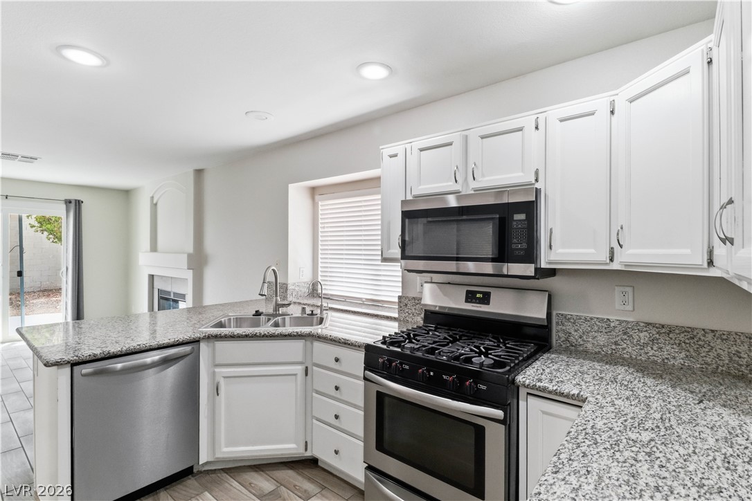 2117 Feather Bush Street Property Photo 6