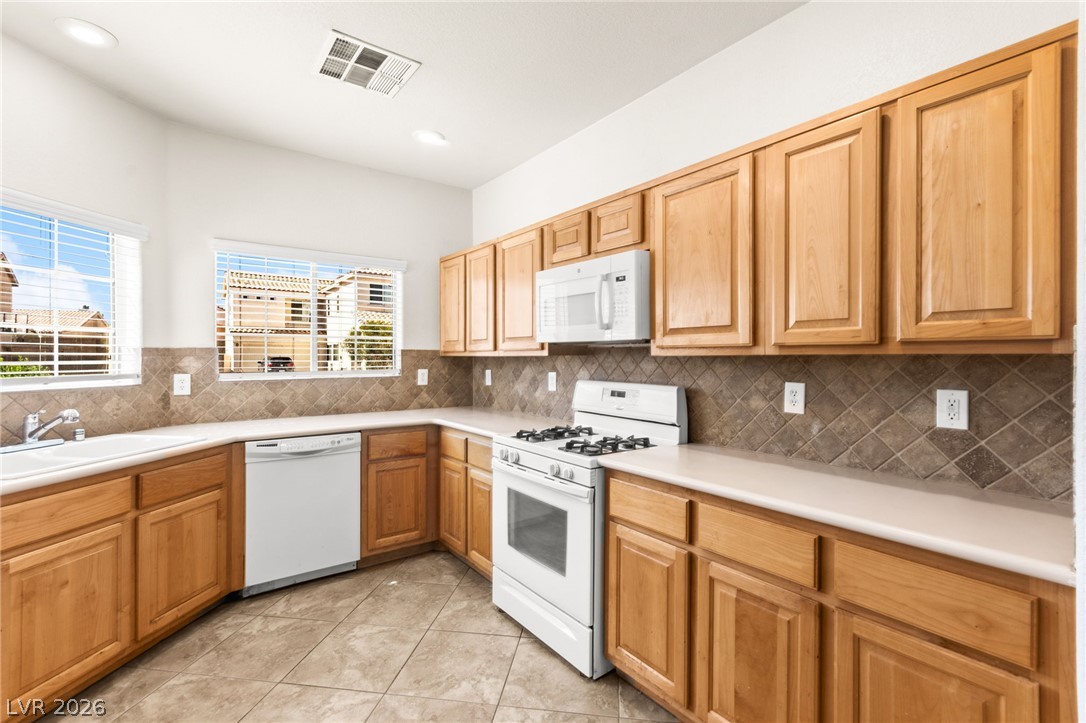 8960 Catfish Stream Avenue Property Photo 3