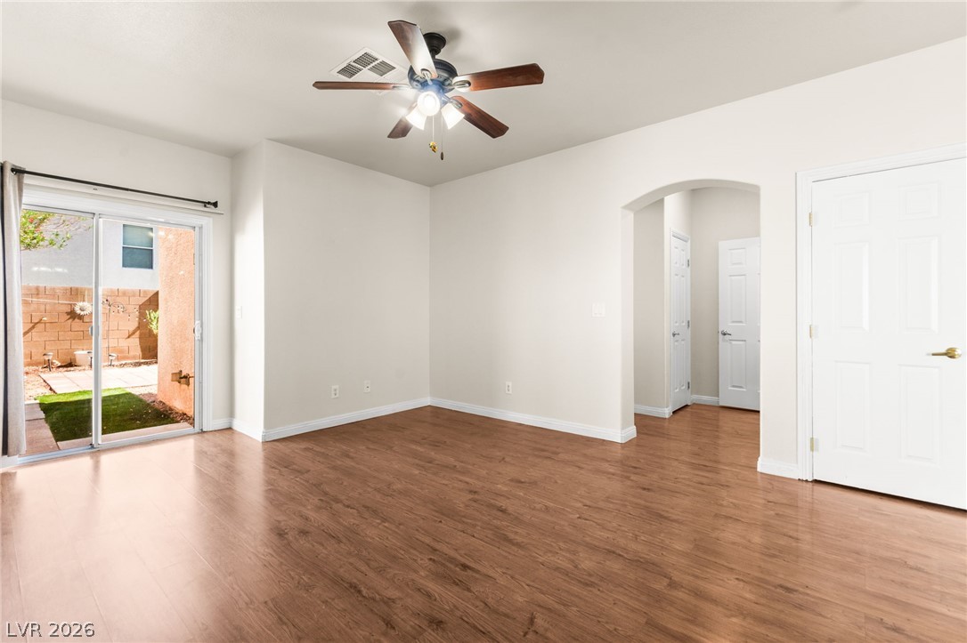 8960 Catfish Stream Avenue Property Photo 9