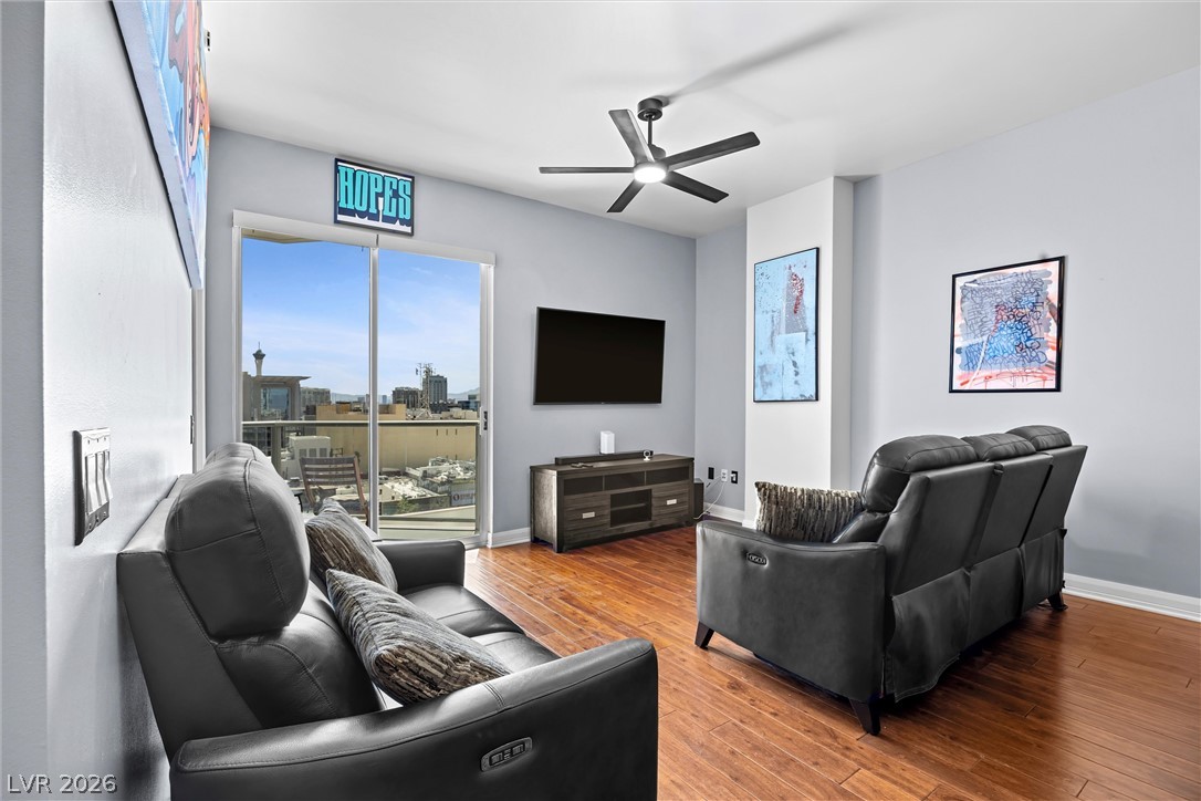150 Las Vegas Boulevard 914 Property Photo 4