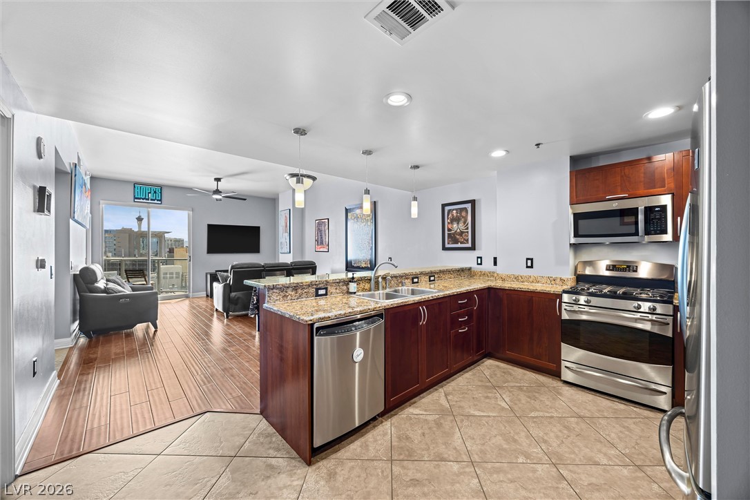 150 Las Vegas Boulevard 914 Property Photo 13