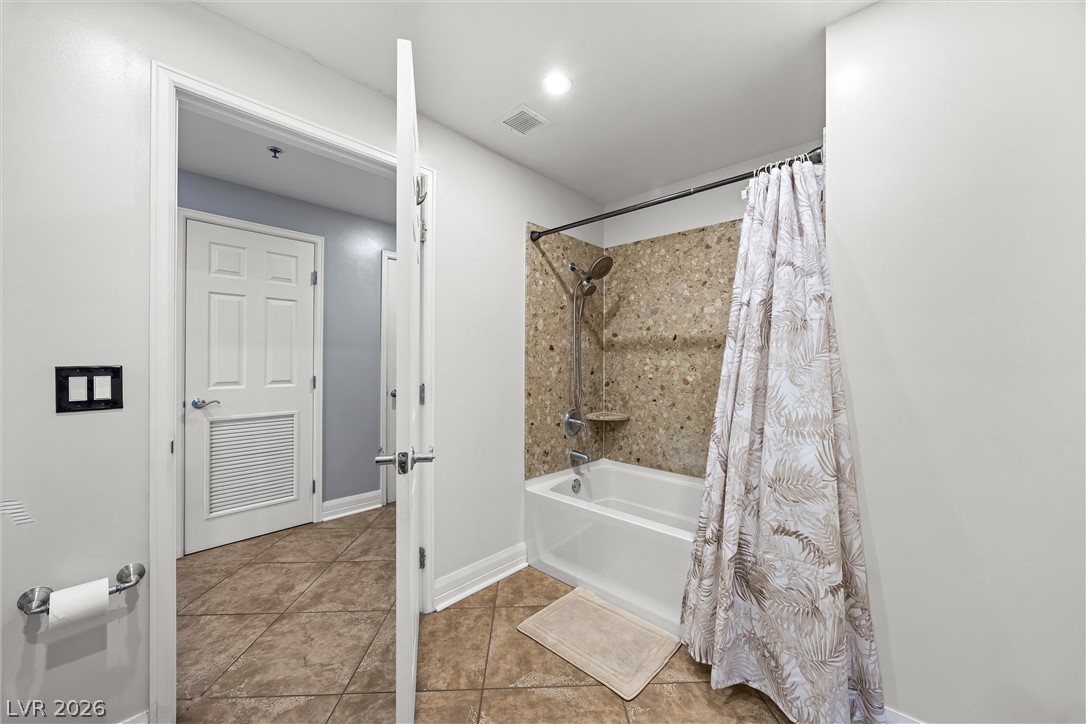 150 Las Vegas Boulevard 914 Property Photo 21