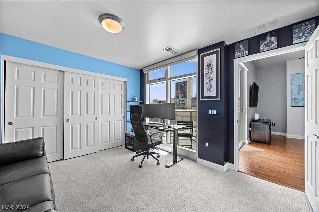 150 Las Vegas Boulevard 914 Property Photo 22