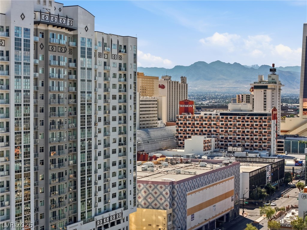 150 Las Vegas Boulevard 914 Property Photo 31
