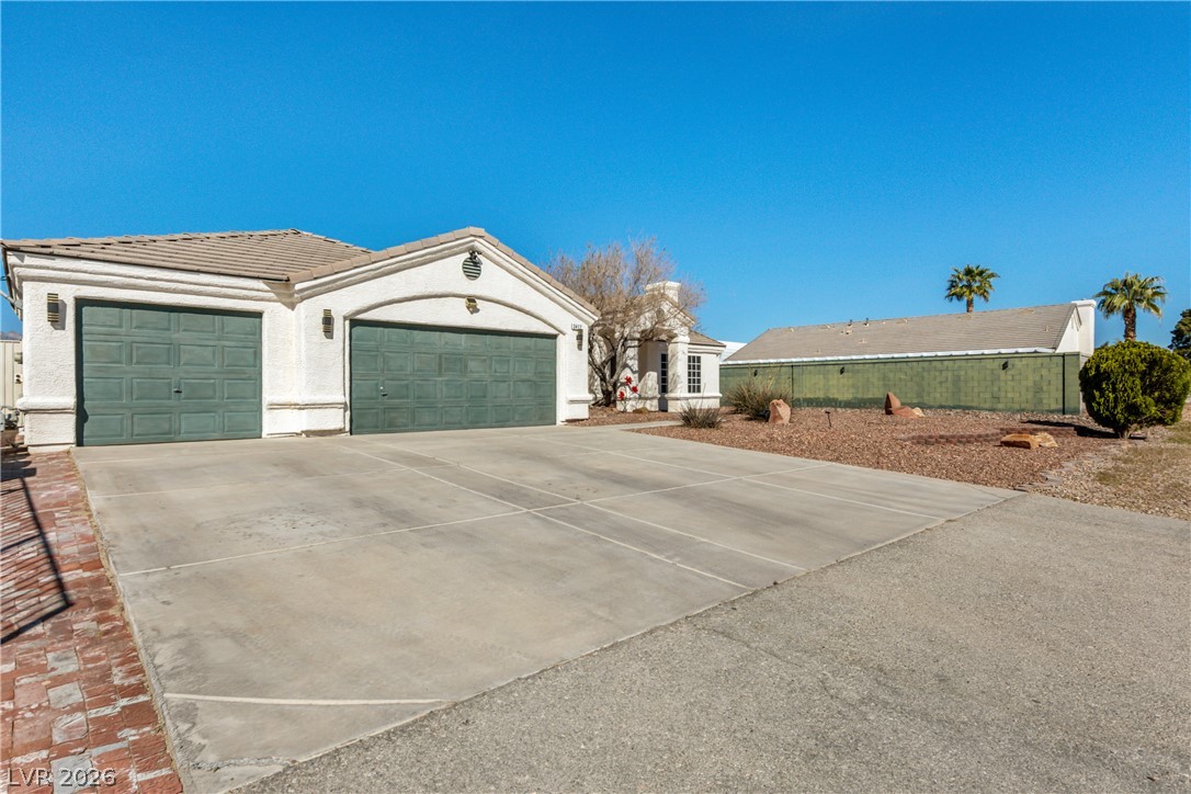 3417 Thom Boulevard Property Photo 2