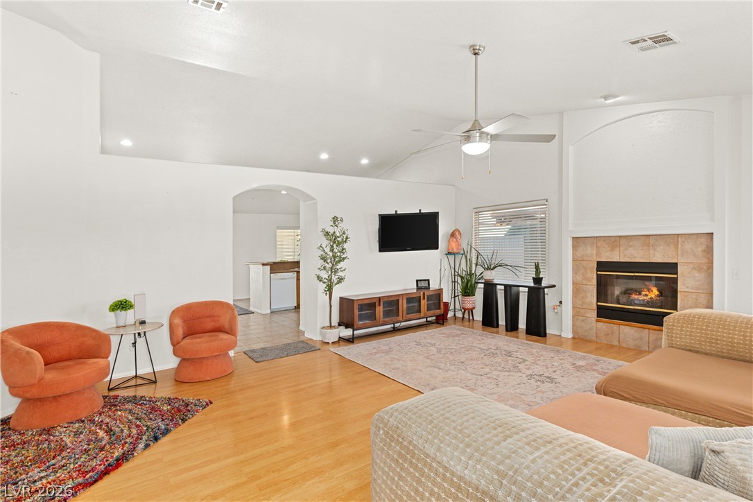 3417 Thom Boulevard Property Photo 3
