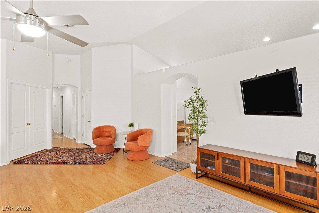 3417 Thom Boulevard Property Photo 5