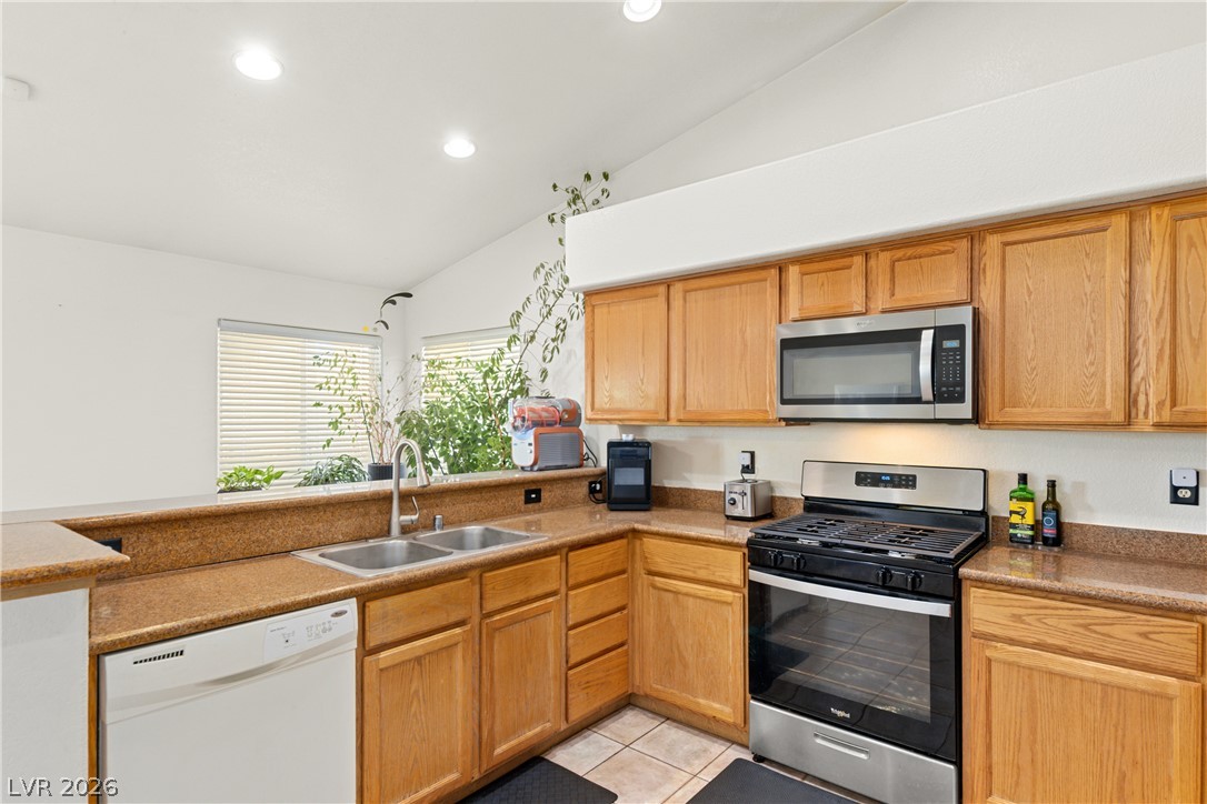 3417 Thom Boulevard Property Photo 7