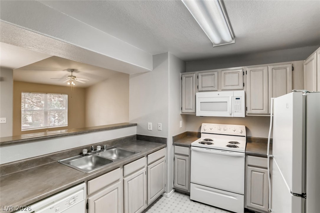 555 East Silverado Ranch Boulevard 2012 Property Photo 11