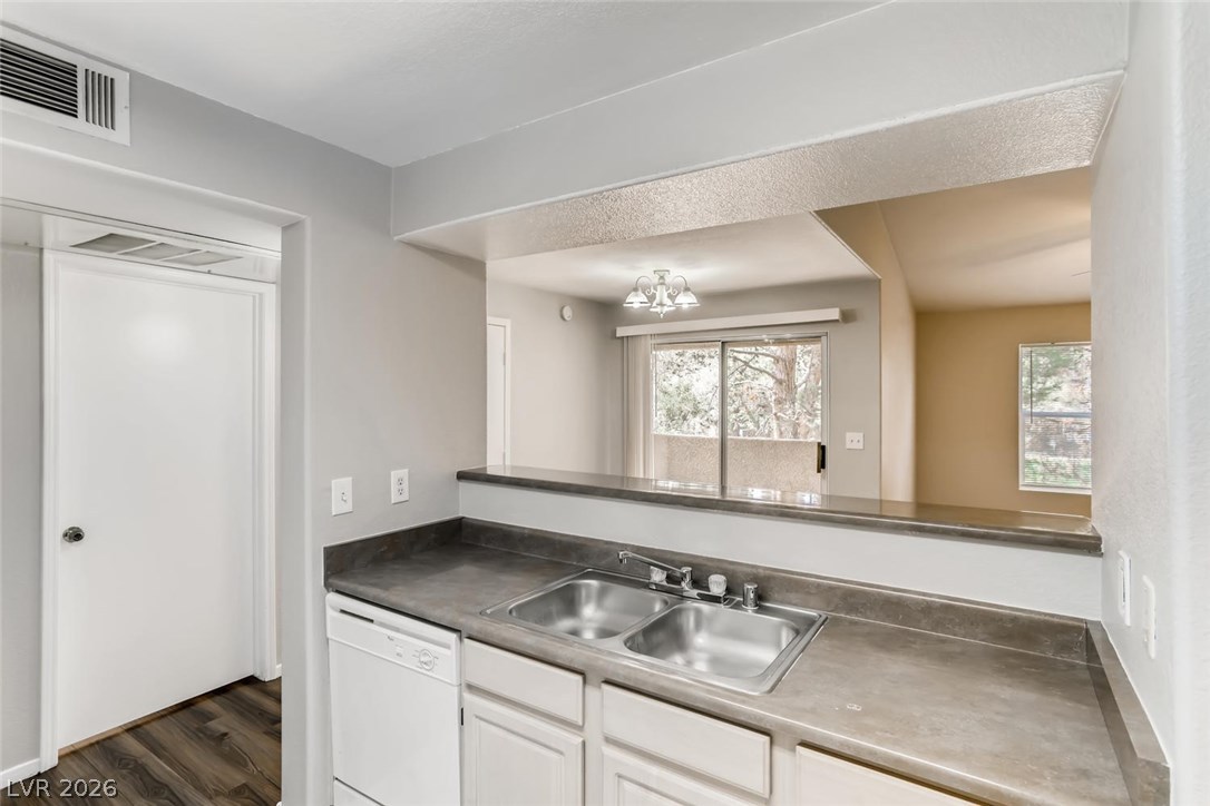 555 East Silverado Ranch Boulevard 2012 Property Photo 14