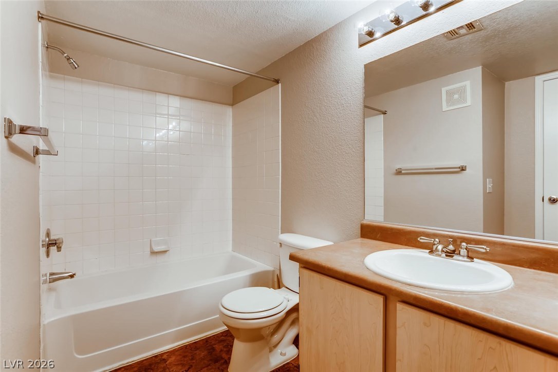 555 East Silverado Ranch Boulevard 2012 Property Photo 23