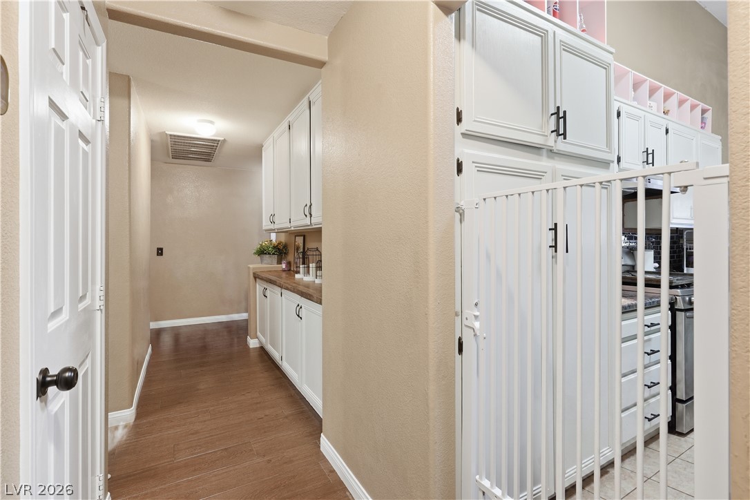 2730 Meadow Spring Court Property Photo 13