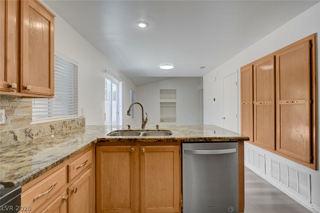 9496 Heatwave Street Property Photo 25