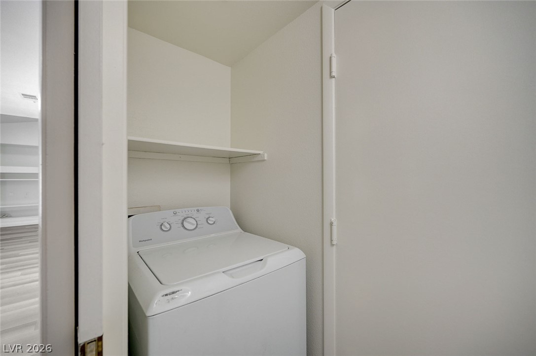 9496 Heatwave Street Property Photo 28