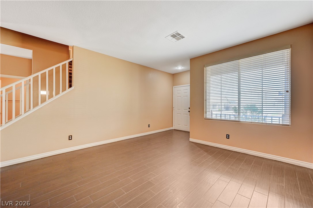 1335 Penhill Court Property Photo 5