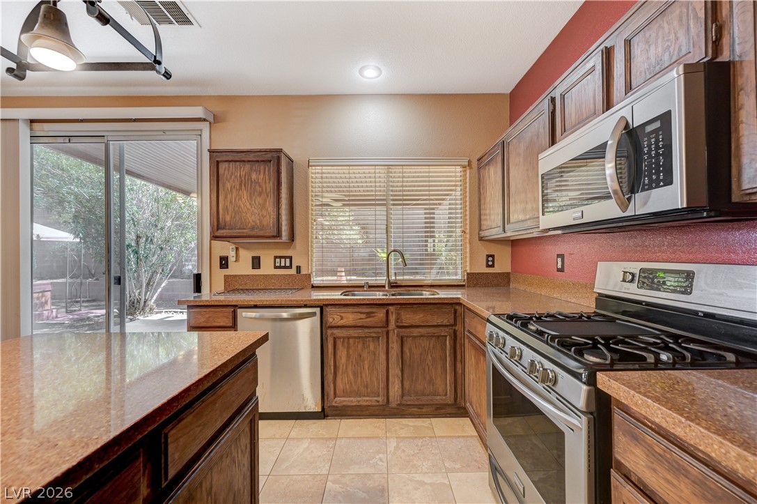 1335 Penhill Court Property Photo 16