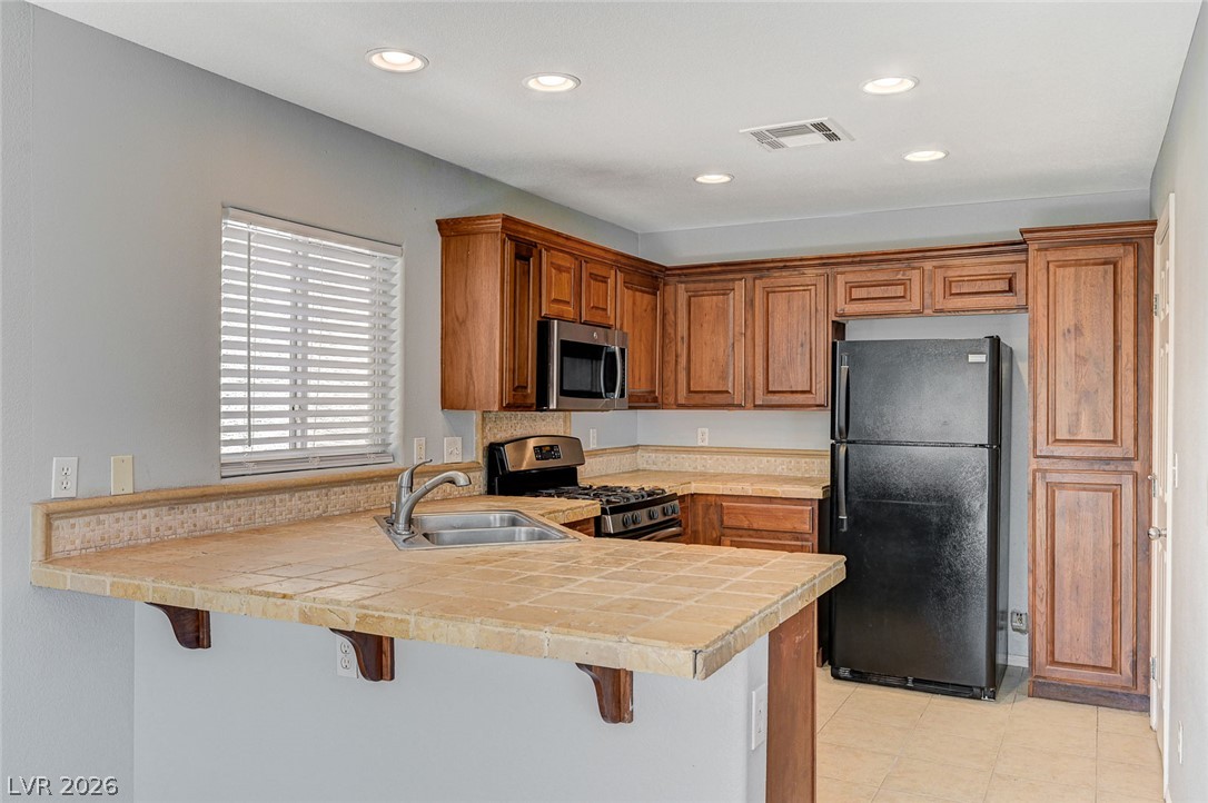 8433 Spencer Canyon Street Property Photo 15