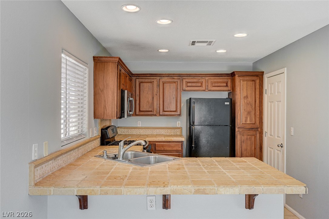 8433 Spencer Canyon Street Property Photo 16