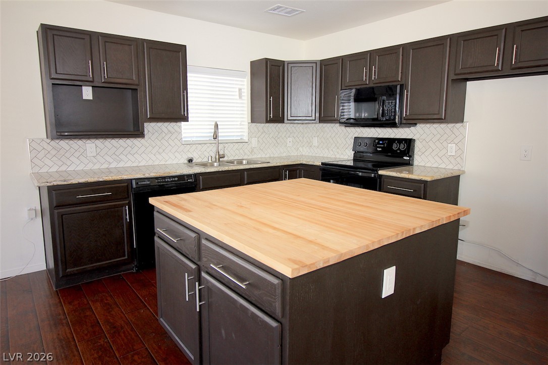102 Copper Street Property Photo 39