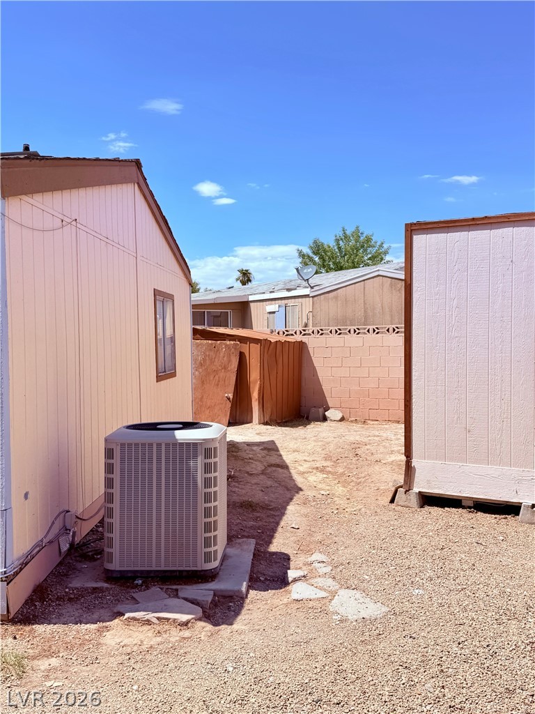4182 Queen Isabel Court Property Photo 12