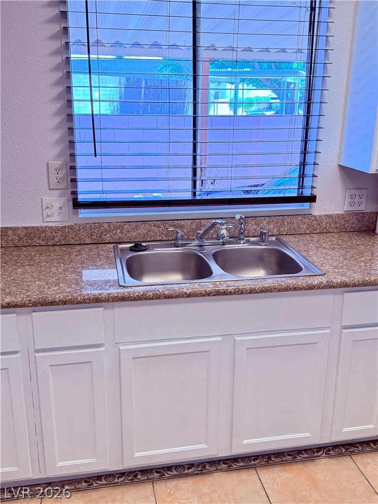 4182 Queen Isabel Court Property Photo 25