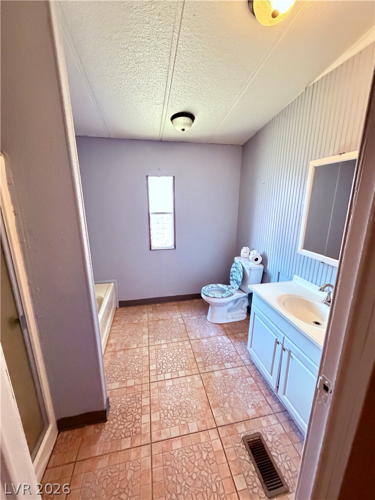 4182 Queen Isabel Court Property Photo 33