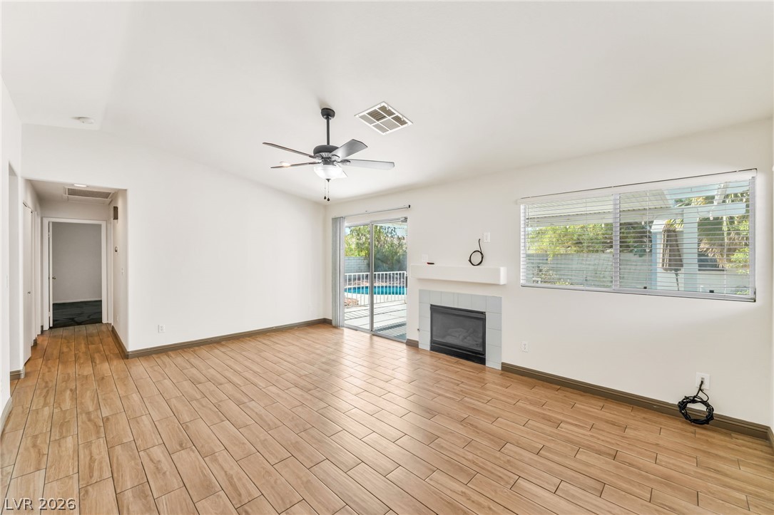 2027 Fountain Valley Way Property Photo 11
