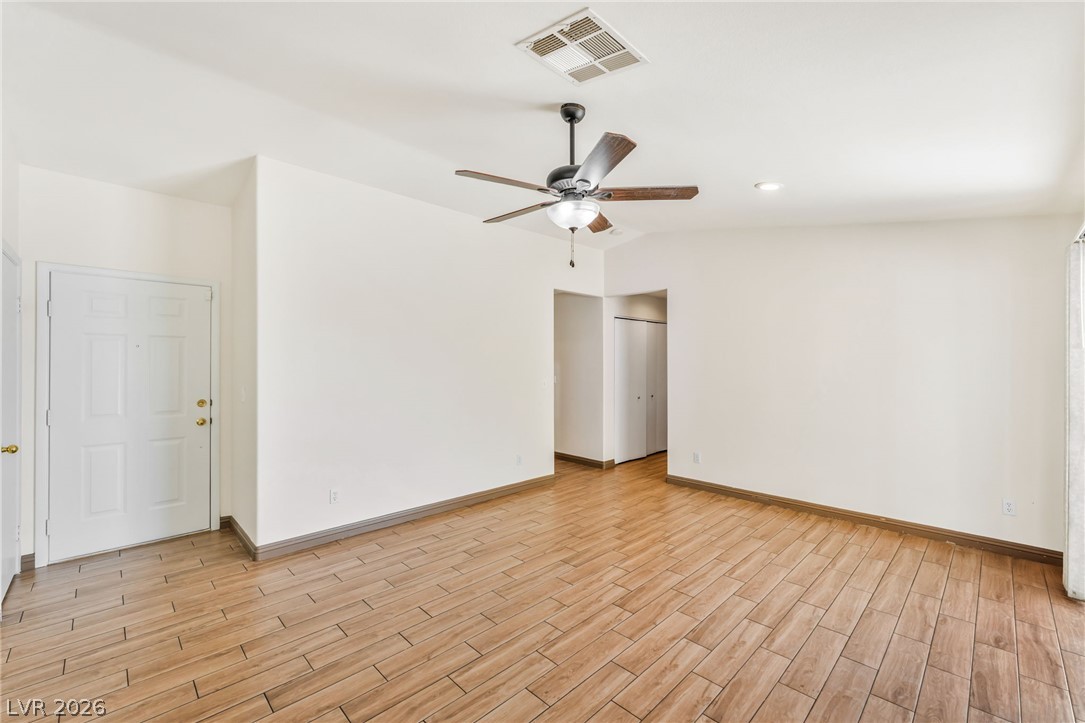 2027 Fountain Valley Way Property Photo 12