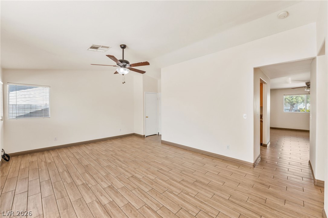 2027 Fountain Valley Way Property Photo 14