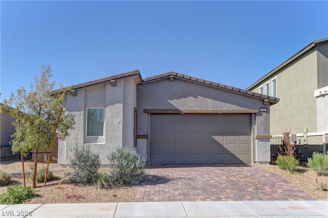 222 Palisade Falls Avenue Property Photo 1