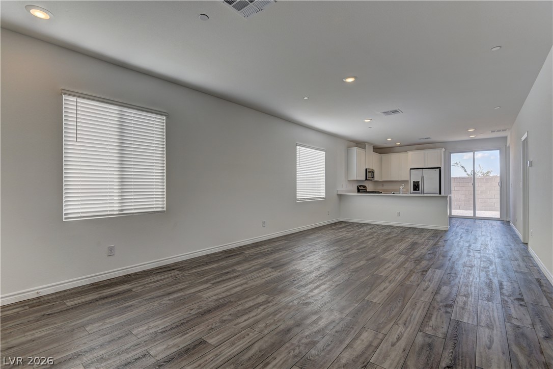 222 Palisade Falls Avenue Property Photo 4