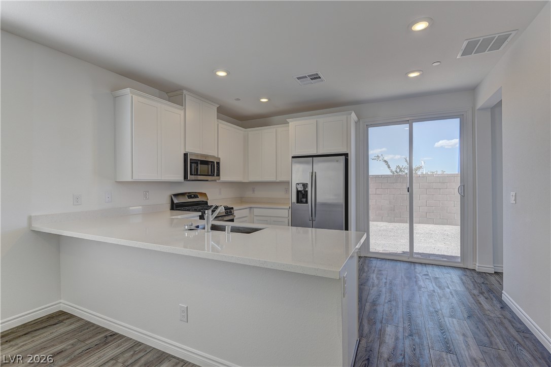 222 Palisade Falls Avenue Property Photo 6