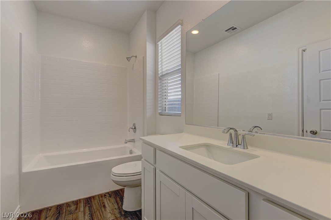 222 Palisade Falls Avenue Property Photo 13