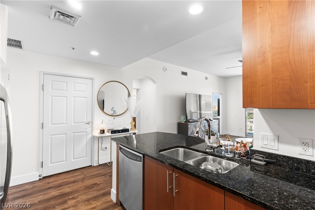 200 West Sahara Avenue 2506 Property Photo 8
