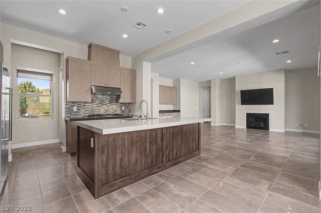 9868 Gemstone Sunset Avenue Property Photo 4