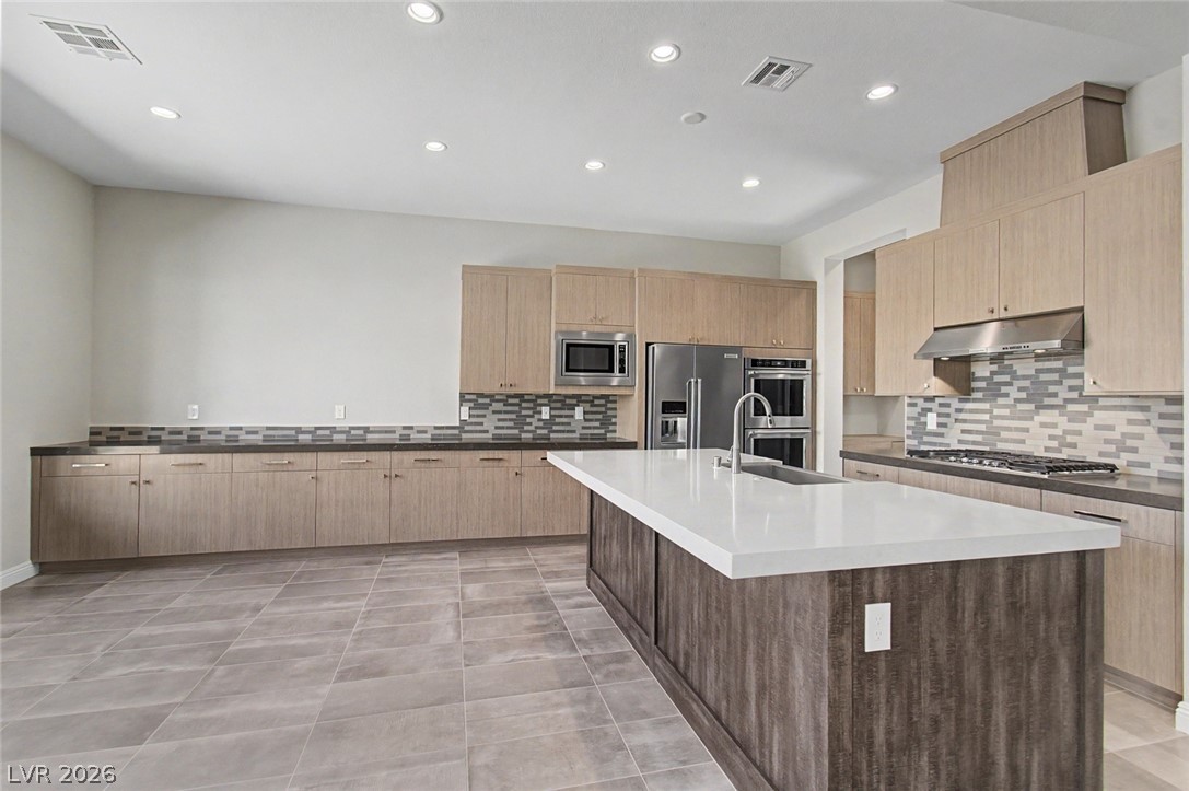 9868 Gemstone Sunset Avenue Property Photo 6