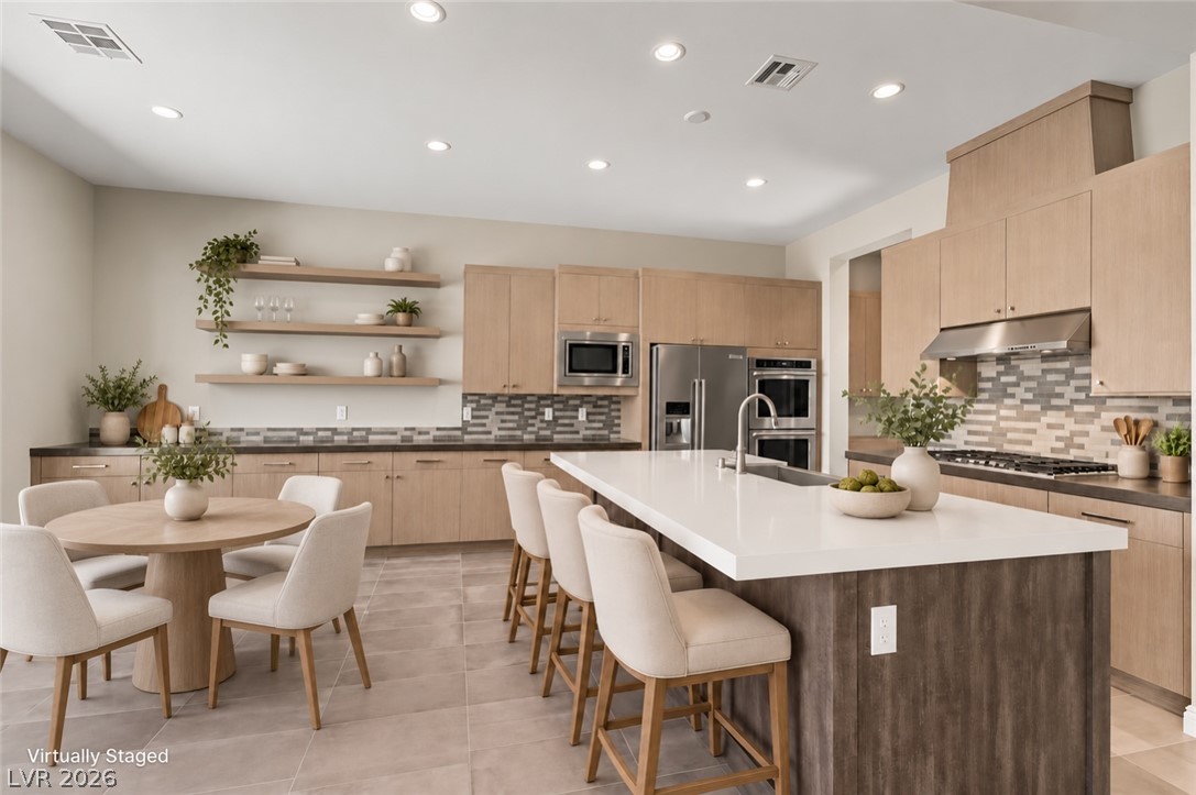 9868 Gemstone Sunset Avenue Property Photo 9