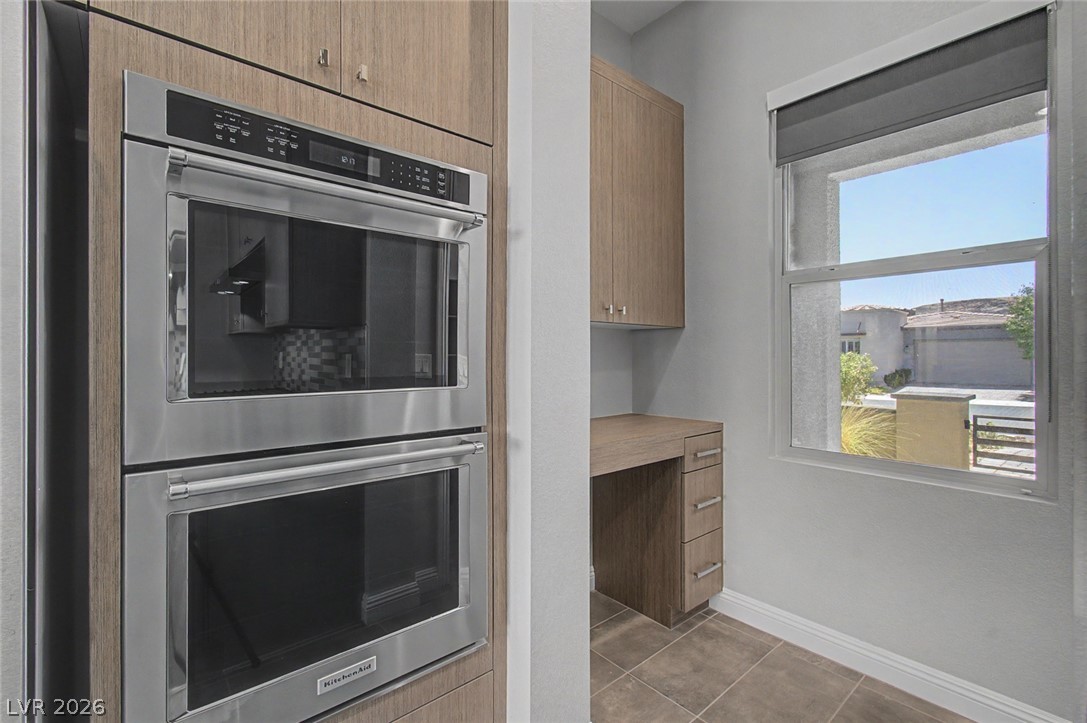 9868 Gemstone Sunset Avenue Property Photo 10