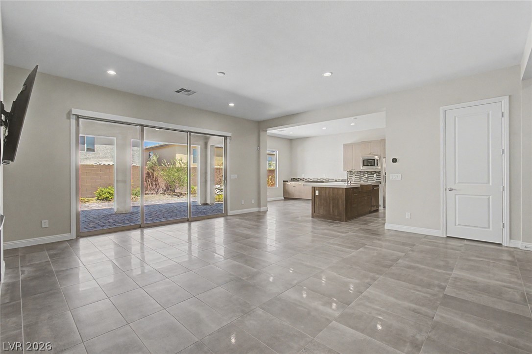 9868 Gemstone Sunset Avenue Property Photo 14