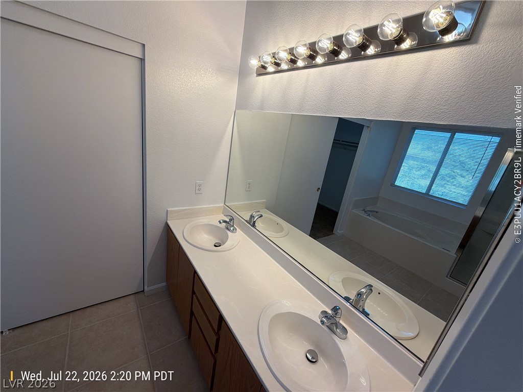 5434 Ragged Robin Court Property Photo 10