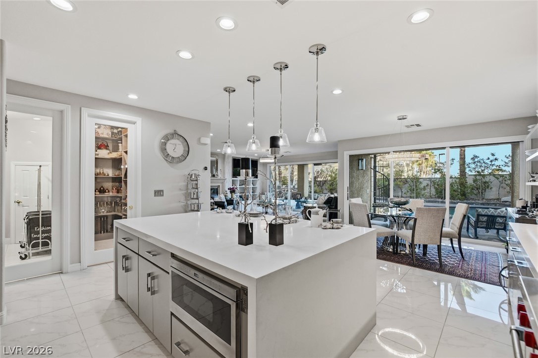10721 Capesthorne Way Property Photo 10