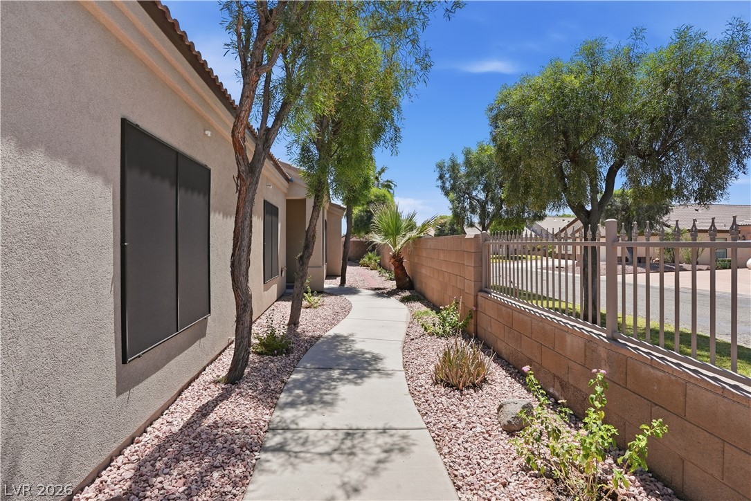 1427 Palm Drive Property Photo 4