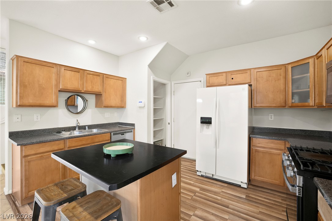 10645 Lessona Street Property Photo 14